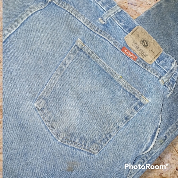 🤑5/$12! Wrangler Regular Fit Denim Jeans Size 42x29 *Stains*SEE PHOTO - Picture 3 of 8